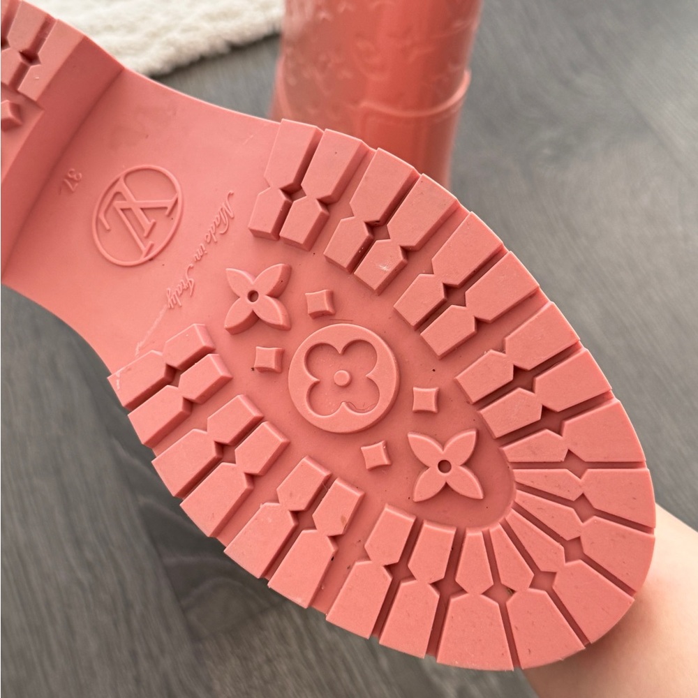 Louis Vuitton Rain Booties - Picture 2 of 2